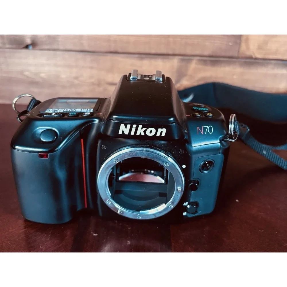 Nikon N70 35mm Film SLR Nikon AF Nikkor 35-80mm Lens Untested Includes Bag